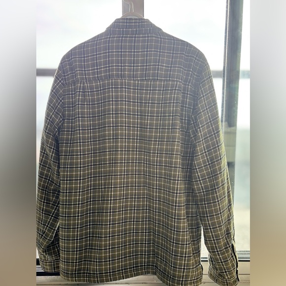 Bundle of 2 outdoor shirts - Picture 5 of 8